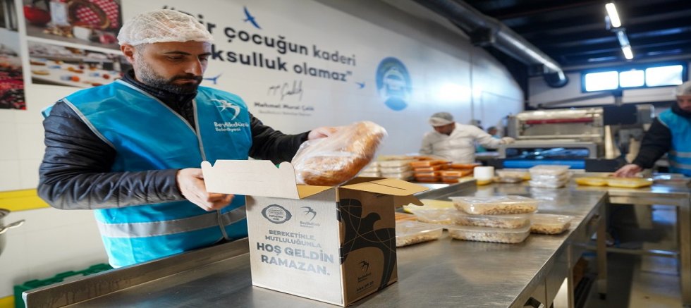 BEYLİKDÜZÜ’NDE RAMAZAN BOYUNCA SICAK YEMEK DESTEĞİ