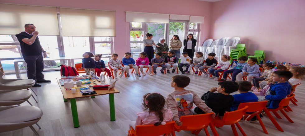 BEYOĞLU’NDA MİNİK ÖĞRENCİLER DEPREME KARŞI BİLİNÇLENDİRİLDİ