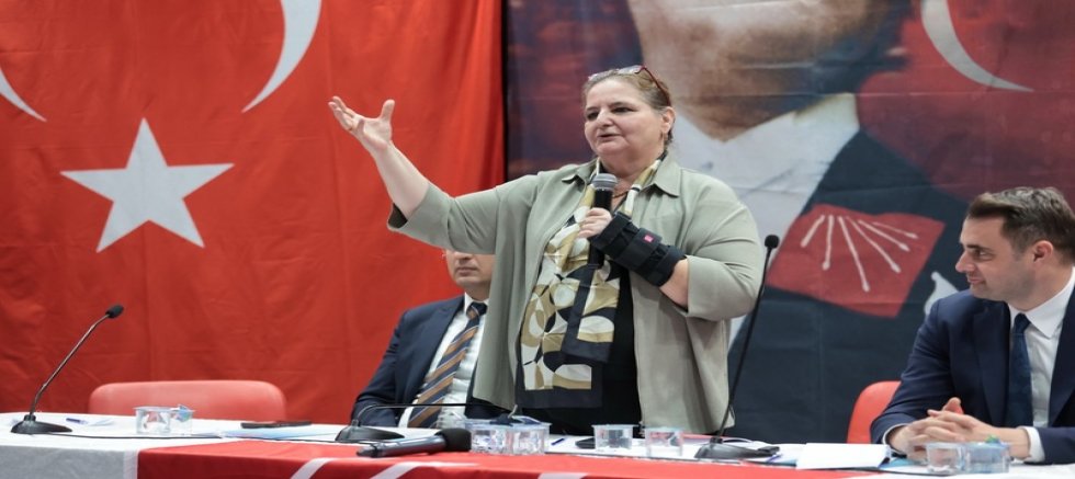 Bihlun Tamaylıgil, Konak’ta Düzenlenen Balkan ve Rumeli Dernekleri Buluşmasına Katıldı: “Biz Türkiye’nin Kurucu Unsurlarıyız, Sevdalısıyız”