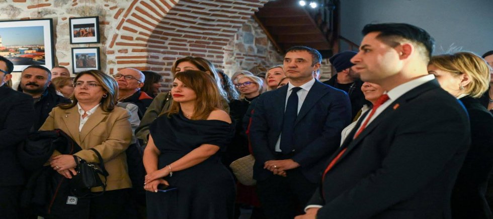 CHP Beşiktaş Heyeti “Sur Boyu İstanbul” Fotoğraf Sergisine Katıldı