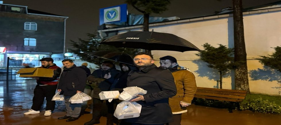 CHP’li Uğur Dağ ve Tekin Aras’tan Arnavutköy’de Berat Kandili Ziyareti
