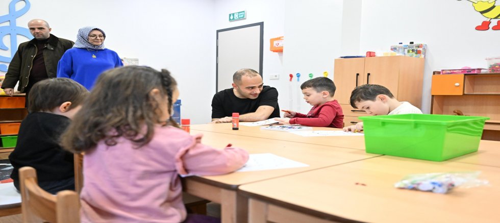 Eray Karadeniz’den Anne-Çocuk Etkinlik Merkezi Ziyareti