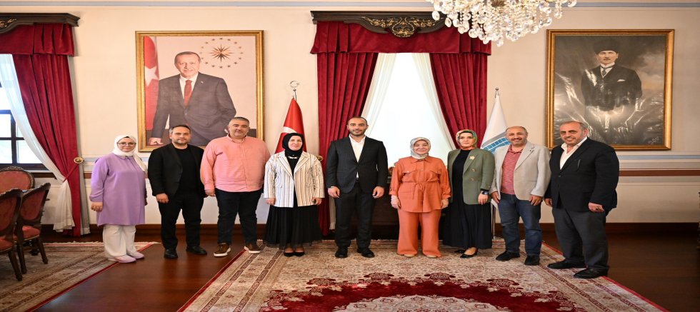  Eray Karadeniz’den Darülaceze Ziyareti: “Büyüklerimizin Hayır Duaları Bizim İçin Çok Kıymetli”
