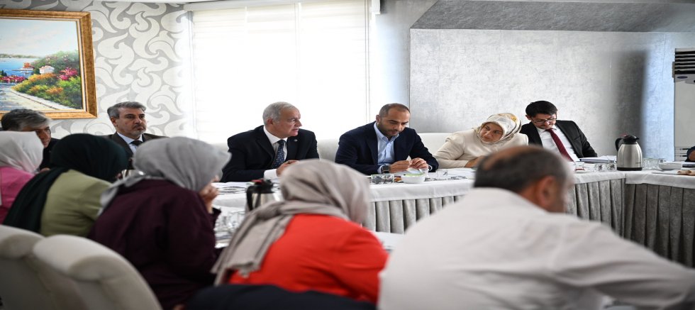 Eray Karadeniz ve AK Parti Gaziosmanpaşa Teşkilatı Grup Toplantısında Bir Araya Geldi