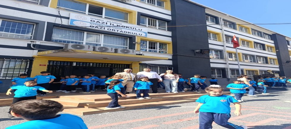 Gazi Mahallesi Muhtarı Ümit Doğan’dan Gazi İlk ve Ortaokulu’na Ziyaret