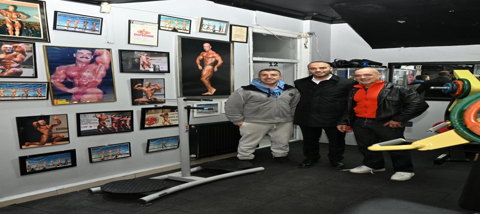 Gaziosmanpaşa Belediye Başkan Vekili Eray Karadeniz Karlıtepe Mahallesi’nde Esnaf ve Vatandaşlarla Buluştu