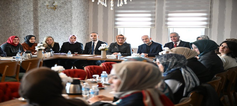 Gaziosmanpaşa’da Kadın Temsiliyetine Vurgu: 2. Bölge İlçe Başkanları Toplantısı Gerçekleştirildi