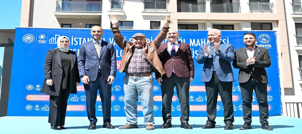 Gaziosmanpaşa’daki  Vadi Evleri 5. Kısım 12C Kentsel Dönüşüm Projesi’nde 863 Konutları sahiplerine teslim edildi