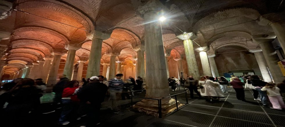 İBB’NİN 1 TL KARARI ARDINDAN YEREBATAN’DA İLK 5 SAATTE 5 BİN YERLİ ZİYARETÇİ  TARİHİ MEKÂNA HALK AKIN ETTİ