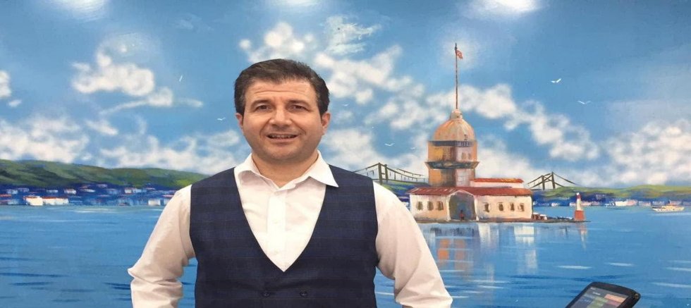 İbrahim Harikases Türkü Söyleyerek Gayrimenkul Satıyor | İstanbul Emlak Danışmanlığı