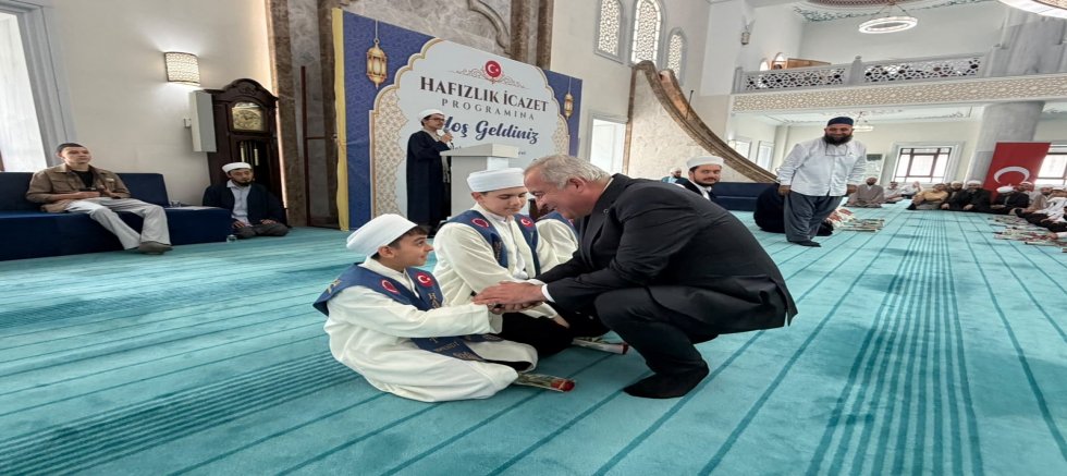 İsmail Ergüneş’ten Hafızlık İcazet Merasimi’nde Anlamlı Mesaj