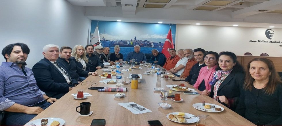İstanbul Gazeteciler Derneği (İGD) rutin sohbetleri çay ve simit eşliğinde yapıldı