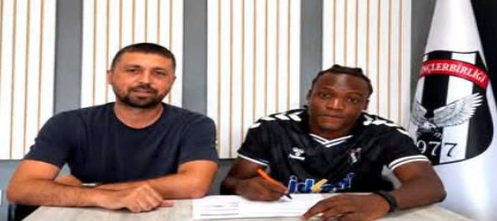 İstanbul Gençlerbirliği'nden Golcü Bombası! Abolaji Junior Ekeolere Giwa Siyah-Beyazlı Formayı Giydi