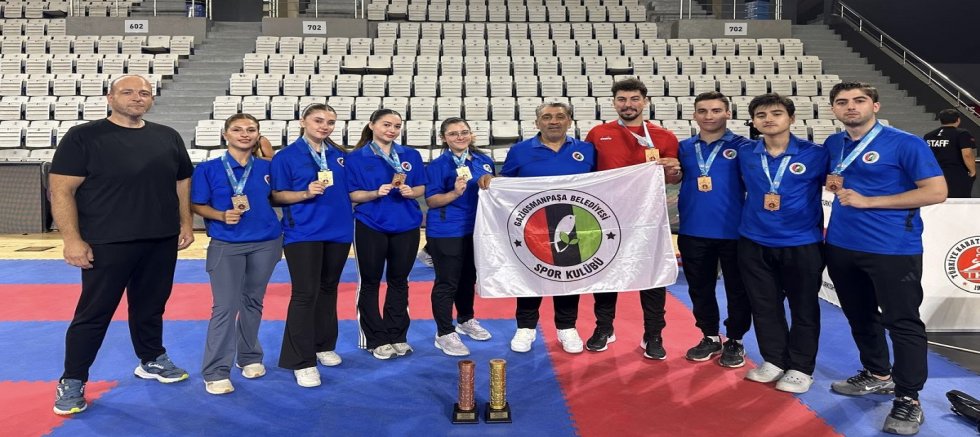 KARATEDE ÇİFTE GURUR: GAZİOSMANPAŞA YENİDEN KÜRSÜDE