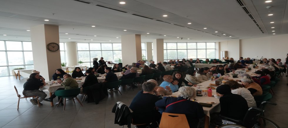 Kartal Belediyesi’nden ‘Yaşlılara Saygı Haftası’nda Huzurevi Sakinlerine Anlamlı Ziyaret