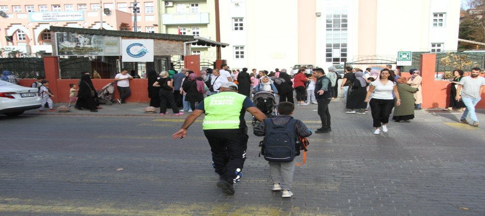Kartal Belediyesi Zabıta Ekiplerinden 27 Okulda Trafik Uygulaması