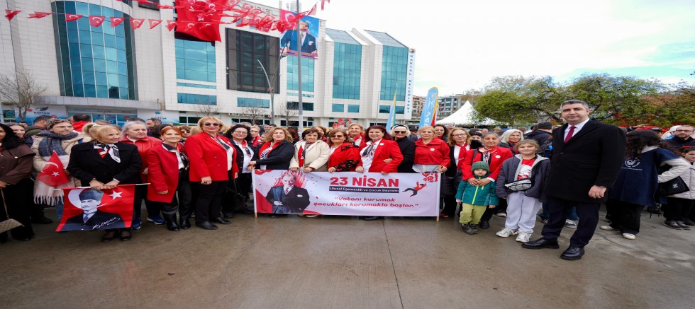 Kartal’da 23 Nisan Coşkusu Atatürk Anıtı’na Sunulan Çelenk Töreniyle Başladı
