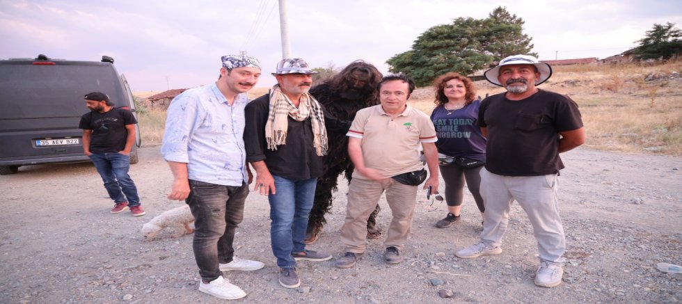 Kendi filmlerinin vizyona girdiğini göremediler! 