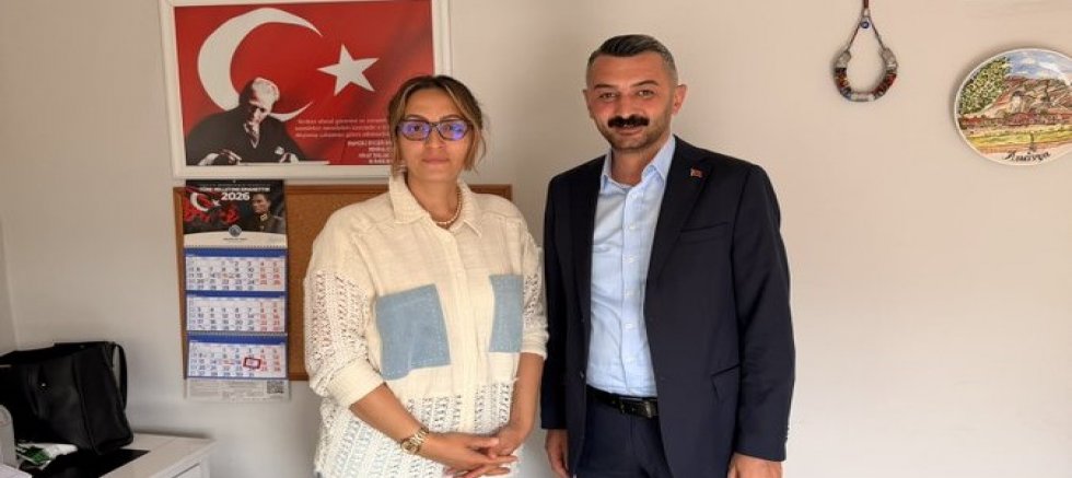Koray Göbel'den Merzifon Bahçelievler Mahallesi Muhtarı Seniha Karaca'ya Ziyaret