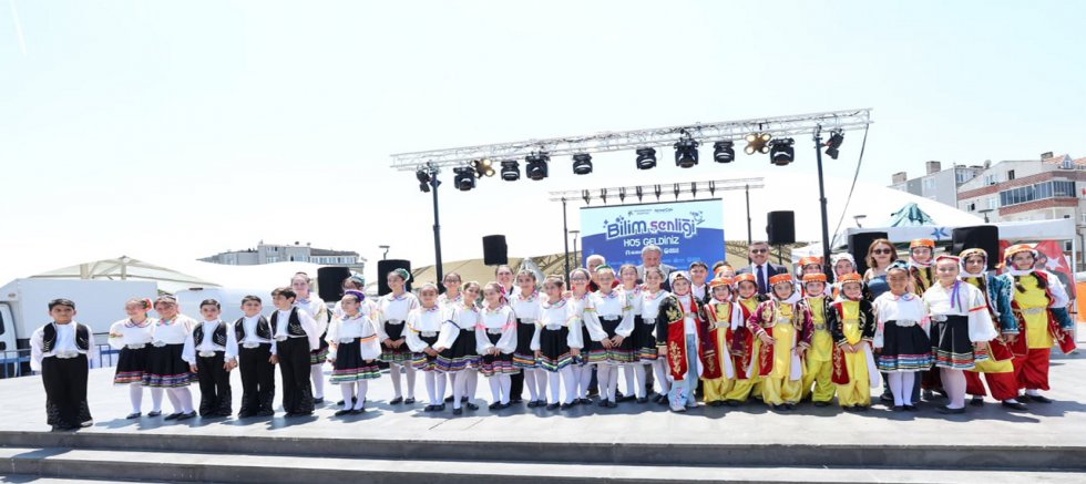 KÜÇÜKÇEKMECE’DE BİLİM ŞENLİĞİ DÜZENLENDİ