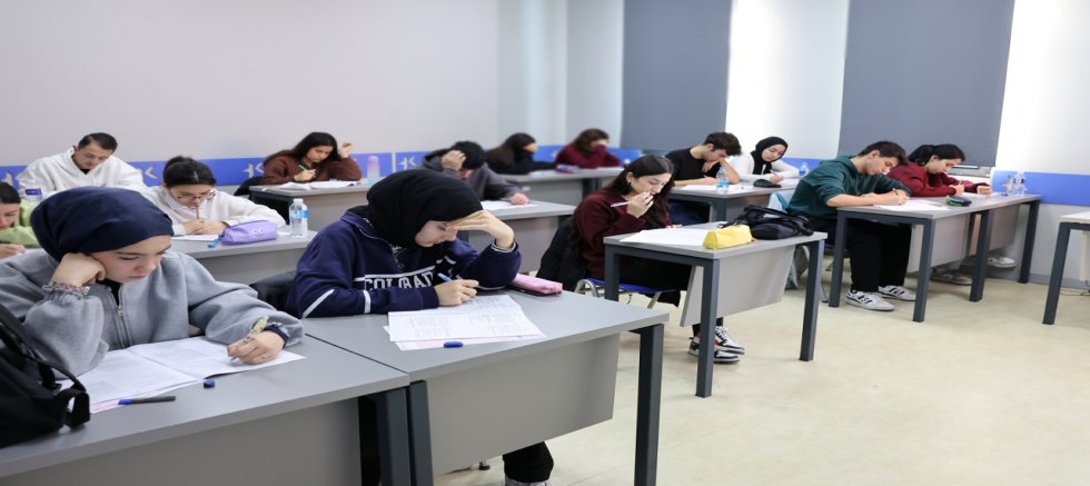 KÜÇÜKÇEKMECE’DE ÜCRETSİZ YKS EĞİTİMLERİ İÇİN KAYITLAR BAŞLADI