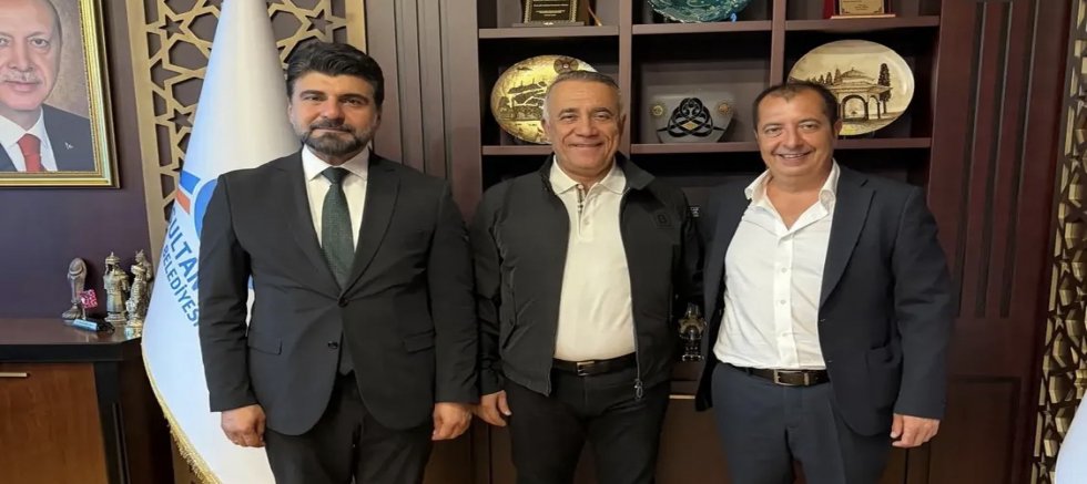 Meşhur Adıyamanlı Çiğköfteci Ömer Aybak, Sultangazi Belediyesi'ni ziyaret etti