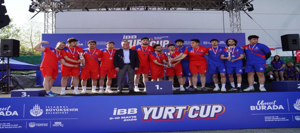 NURİ ASLAN, İBB YURTLARI SPOR ŞENLİĞİ ÖDÜL TÖRENİ’NDE ŞAMPİYONLARA KUPALARINI TAKDİM ETTİ 