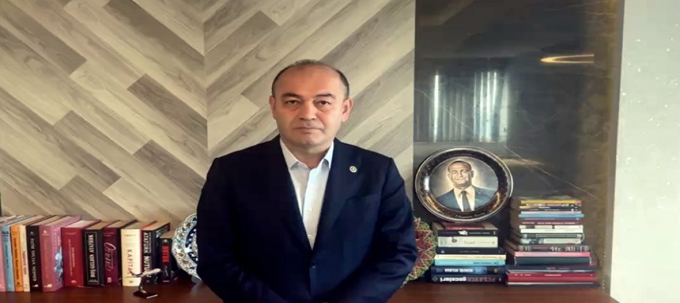 Özgür Karabat: 