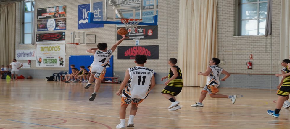 Seyit Ateş Spor Lisesi, Barcelona’daki Uluslararası Basketbol Organizasyonunu Başarıyla Tamamladı