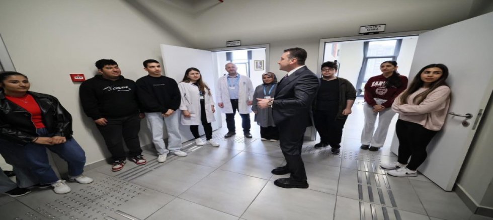 Silivri Belediyesi üniversiteye giden yolda gençleri yalnız bırakmıyor!