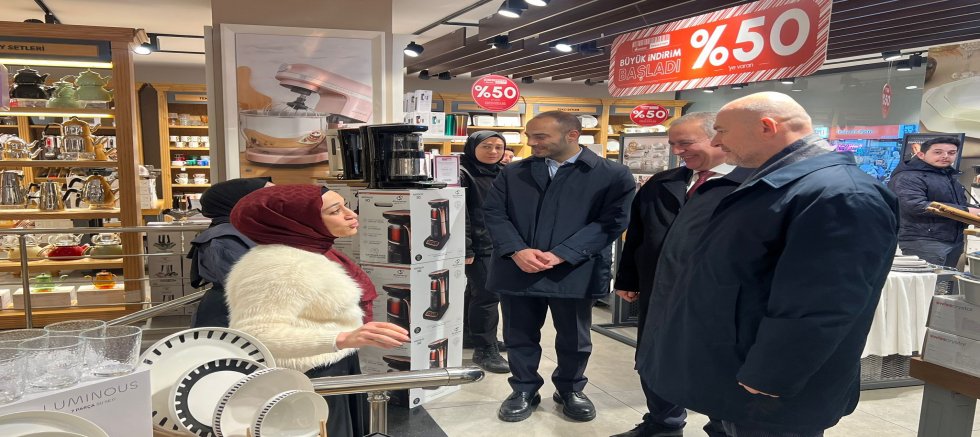 Süleyman Soylu’dan Gaziosmanpaşa Bağlarbaşı Caddesi’nde Esnaf Ziyareti