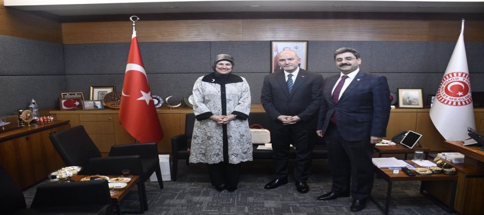 Süleyman Soylu, Kızılay Genel Başkanı Fatma Meriç Yılmaz ve Hakan Aksu ile Bir Araya Geldi
