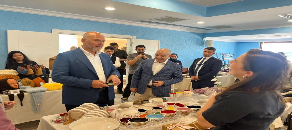 Süleyman Soylu, NO.5 Kolektif Pazar El İşleri Sergisi’ni Ziyaret Etti