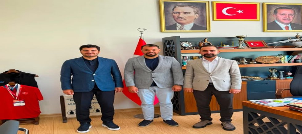Sultangazi Belediye Başkan Yardımcısı Murat Yıldırım'a AK Parti Gençlik Kolları'ndan Ziyaret