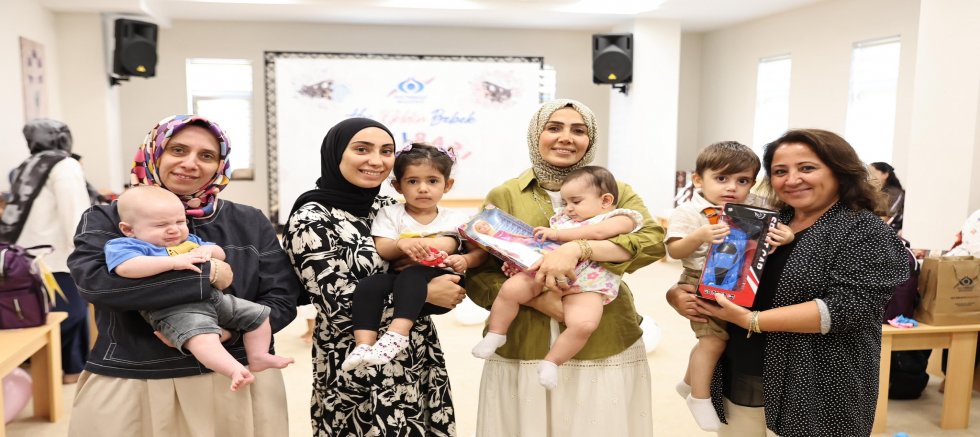 Sultangazi Belediyesi’nden “Hoş Geldin Bebek” Buluşması: Yeni Doğan Bebeklere Hediye Paketi