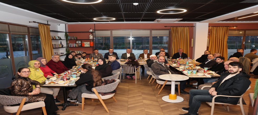 Sultangazi’de Ramazan İftarı: Başkan Abdurrahman Dursun Teşkilatla Buluştu