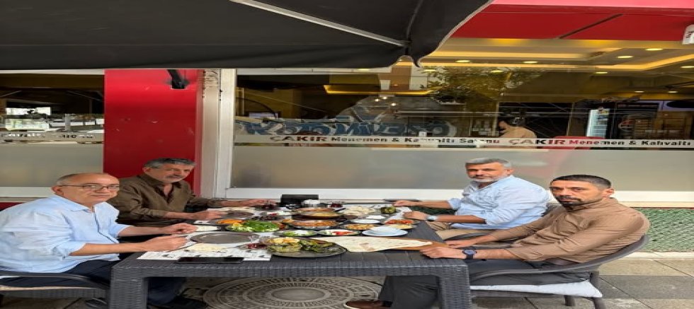 Sultangazi’nin Gözde Kahvaltı Mekânı Çakır Menemen’de Gani Rüzgar Şavata Buluşması
