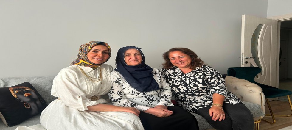 Tuğba Dursun’dan Esentepe ve Sultançiftliği’nde Hane Ziyaretleri