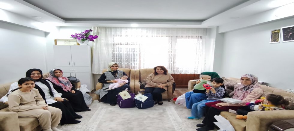 Tuğba Dursun, Esentepe ve 50. Yıl Mahallelerinde Vatandaşlarla Buluştu