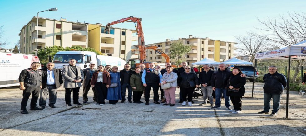 “Tüm hemşehrilerimize çağrımdır, 1999 öncesi yapılarda yaşayan vatandaşlarımızı Kentsel Dönüşüm Ofislerimize bekliyoruz”