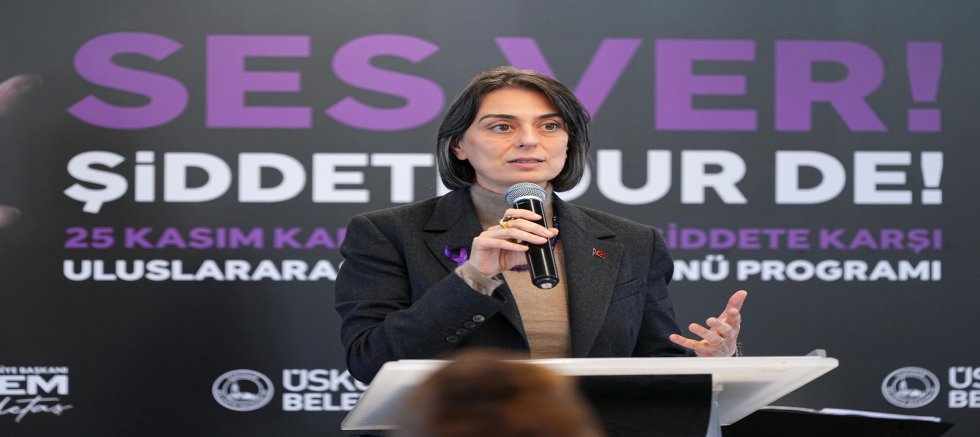 ÜSKÜDAR'DA ''SES VER ŞİDDETE DUR DE'' ETKİNLİĞİ DÜZENLENDİ