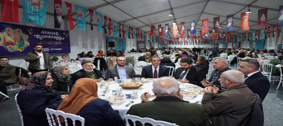 YÜZLERCE KİŞİ İLK İFTARINI HASKÖY SAHİLDE HEP BİRLİKTE YAPTI