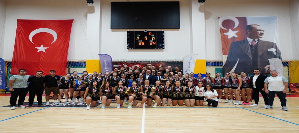 ZAFER KUPASI YILDIZ KIZLAR VOLEYBOL TURNUVASI SONA ERDİ