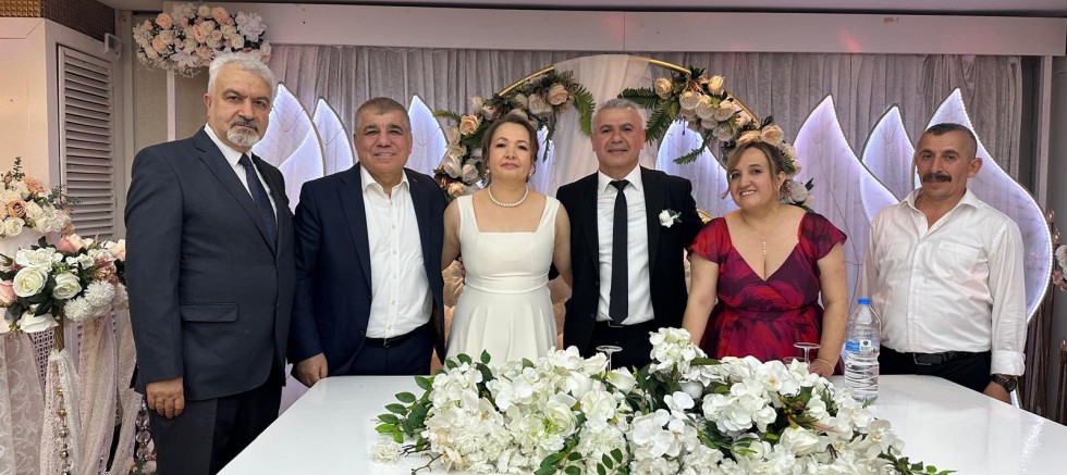 Ramis Topal, İstanbul’da Ali Özbek ve Nuriye Hanımın Düğününe Katıldı
