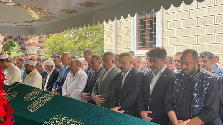Ravza Camii’nde Cenaze Namazı: Süleyman Soylu Ailelerin Acısını Paylaştı