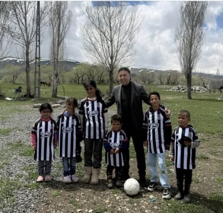 Seyit Ateş’ten Memleketinde Anlamlı Paylaşım