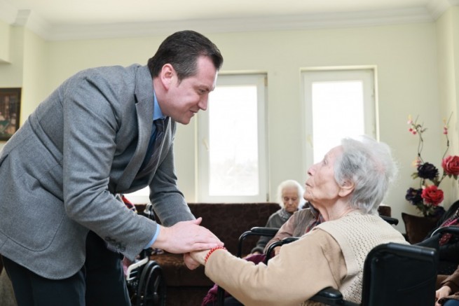 Silivri Belediye Başkanı Bora Balcıoğlu, Ramazan Bayramı öncesinde huzurevlerini ziyaret etti.