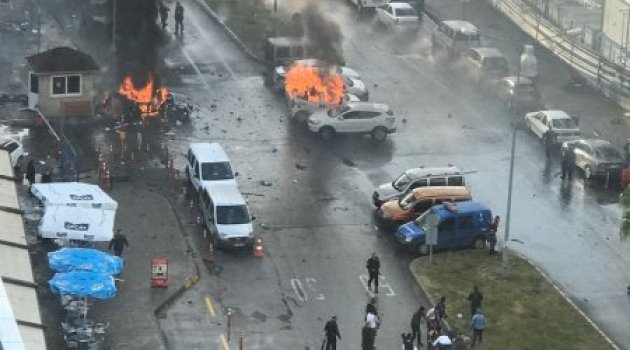 Son dakika: İzmir'de adliyesine bombalı saldırı