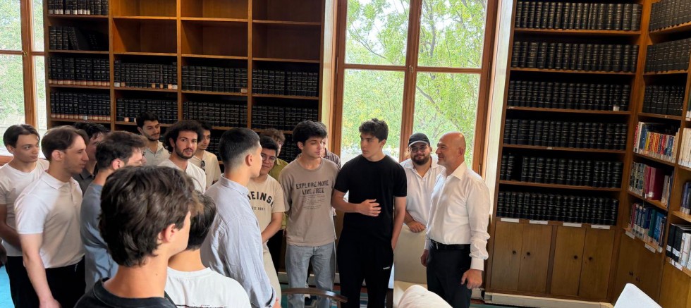 Süleyman Soylu, TBMM'yi Ziyaret Eden Gençlerle Bir Araya Geldi
