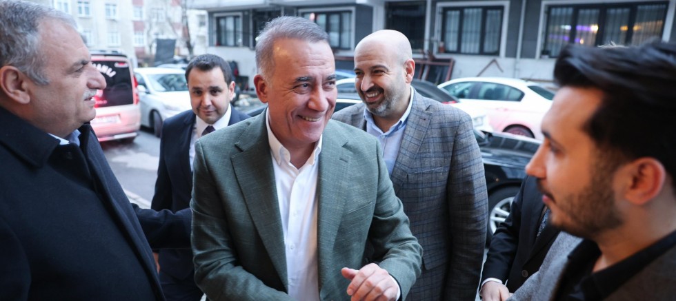 Sultangazi Belediye Başkanı Abdurrahman Dursun, Adıyamanlılar Vakfı’nın Gönül Sofrasında Hemşehrilerle Buluştu